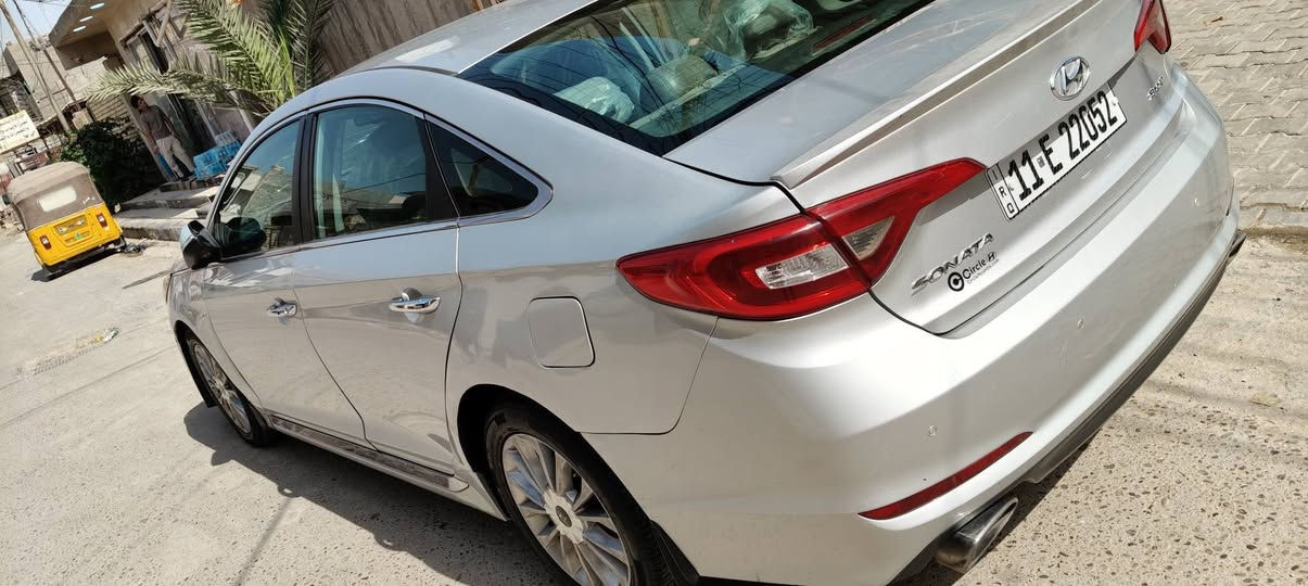 سلام عليكم سوناتا 16 سبورت وارد امريكي مكينه 2400جي دياي بيها جاملغ لخلفي ونص من جنطه بدون دواخل ليبل واحد 120وبيها مجال مكاني بغداد لتواصل ***********

