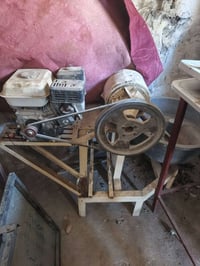 عجانه للبيع سعرها ٣٠٠الف وبيها مجال للشراي ٠٧٨٠٩٣٣٨١٢٠/٠٧٥٠٥٢١٦٦٧٢