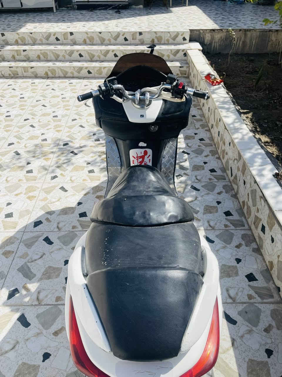 سـلام عليكم..فورزه 0:8 للبيع  دراجه شغاله وحلوه ونضيفه وناعمه ما صاله هواي من اخذته نضيفه مال بيت ما متعوبه كلشي شغال قفالات سكان وجنطه بصمه دراجه تنقفل عن بعد ستاند كهربائي شغالات  سلف.هورن.لايت.زنون اشاير .ودبلات .وكلجات
 سـعر (900) بيه مجال للشراي
مكـاني بصره قضاء المدينه السوق
***********
