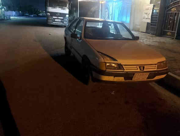 سلام عليكم عندي بيجو فرنسي 405 السياره تجي تشوفه  رقم كركوك مشروع 2027ينتهي موديل 1990  سعر 17 مجال بصيط  ***********
