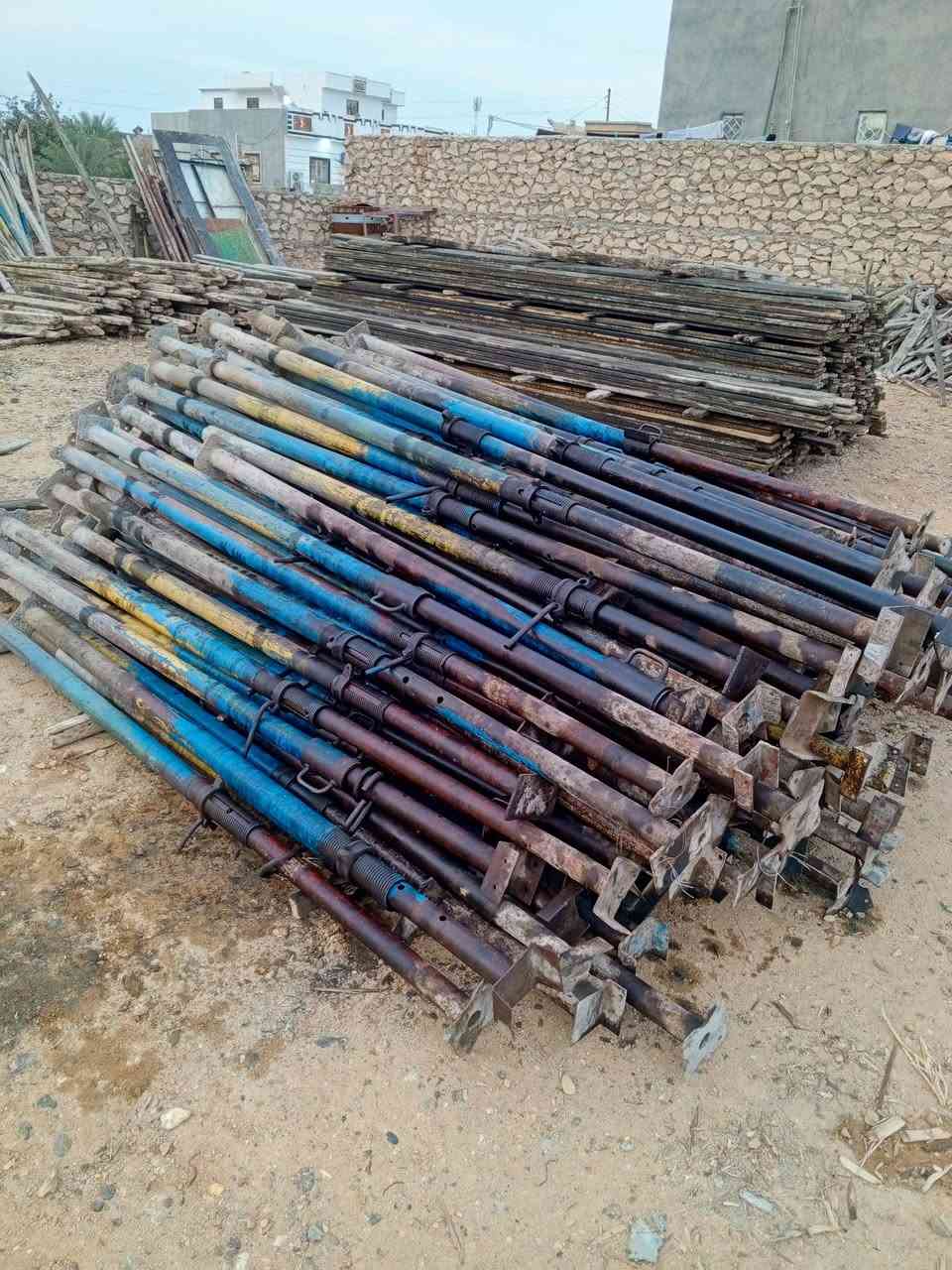 سلام عليكم
قالب خشب لبيع  المكان الانبار 

***********
