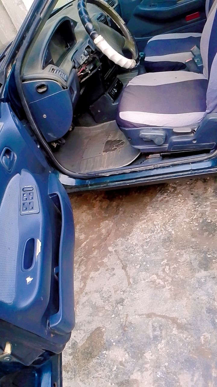 سياره للبيع  سيفيه 
موديل 1993
رقم بغداد 
لتحويل يكون ثاني يوم 
السياره كير عادي 
او محرك خير  من الله 
السياره جاهزه من كلشي 
ااتواصل /***********
