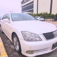 تويوتا كراون • مشي ١٨٠٠٠٠ • سليمانية