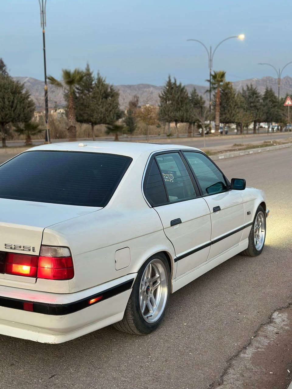 سلام عليكم
لبيع  bmw
525Ai بلادي🔥
مسكر
موديل 91
بجم عريض
سلايد. فتحه
كير اوتوماتيك 
تبريد  ثلج❄️ 
كشنات جلد 
جام  كهربائي 
ضرر مابيها
حداديه جديد
كهربائي كل.  شغال ب شرط
طخم   تايرات ويل كب. M
دعاميات m سبورت 
سياره. احلا من صور
رقم اربيل تحويل  ب شرط
غرامات ٢٠٠$. بعد معامله. نزل سعر
سعر 67$ و بيها مجال بسيط
***********
***********
واتس اب هم موجود📞 أربيل, العراق
