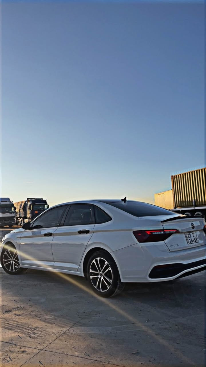 سلام عليكم 🖐️

‏Volkswagen jetta 2024
الفئة : sport
المواصفات:
كامره 
شاشة 
نقاط عمياء
حساسات
وضعية القيادة : normal. sport. eco
اوتو ستوب 
تحكم ستيرن
تثبيت سرعة 
رادار
الضرر : جاملغ سكن وباب السكن بيها تعديل بارد ممفتوح 
السيارة ماشيه 24 الف سيارة كلش نظيفه وبدون نواقص شرط تحويل والغرامات 
السعر : 185 ورقه وبيها مجال 
رقم الهاتف : *********** كركوك, العراق
