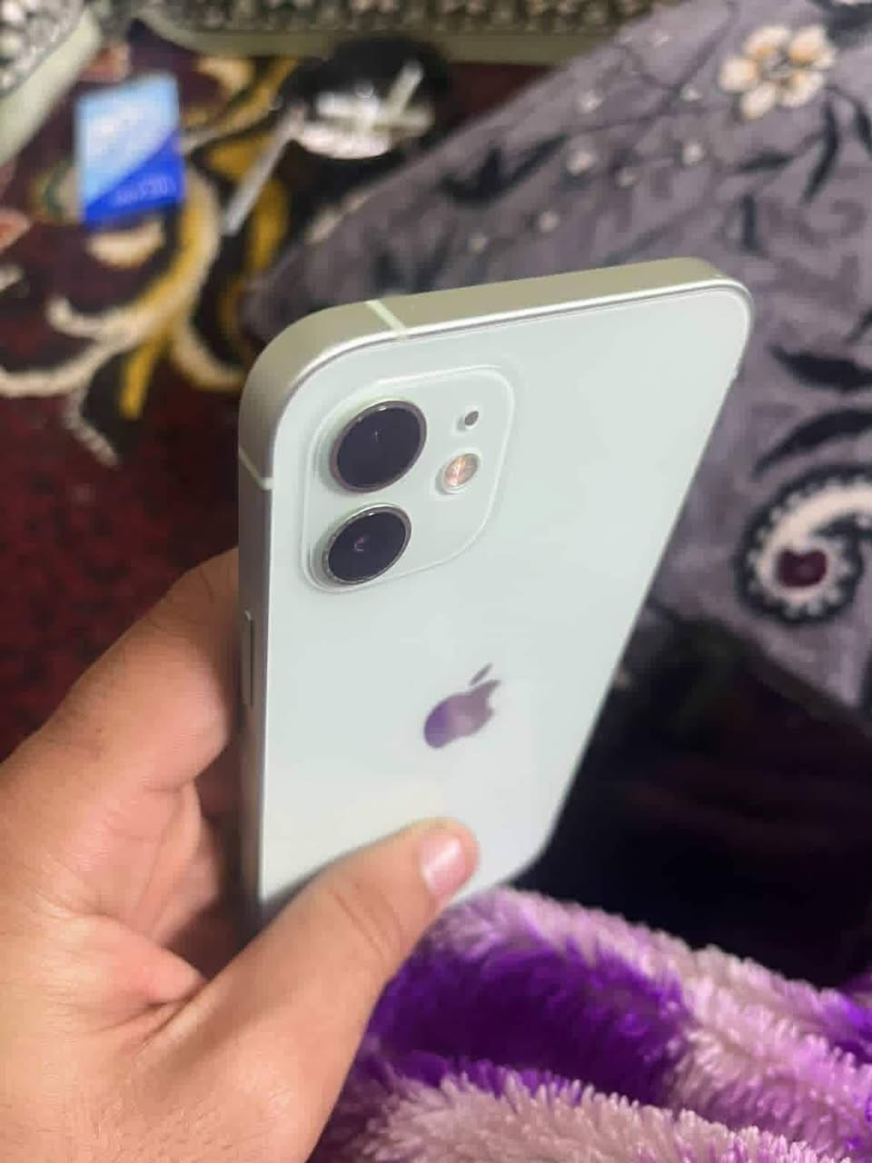 آيفون 12 عادي 

ذاكرة 64

بطارية 80🔋

تك سيم 

نموذج M

نظافة 99%

مبدل شاشهGX

فيس ايدي شغال ✅

سعرو 200 الف شراي خاص أو اتصال 

***********
