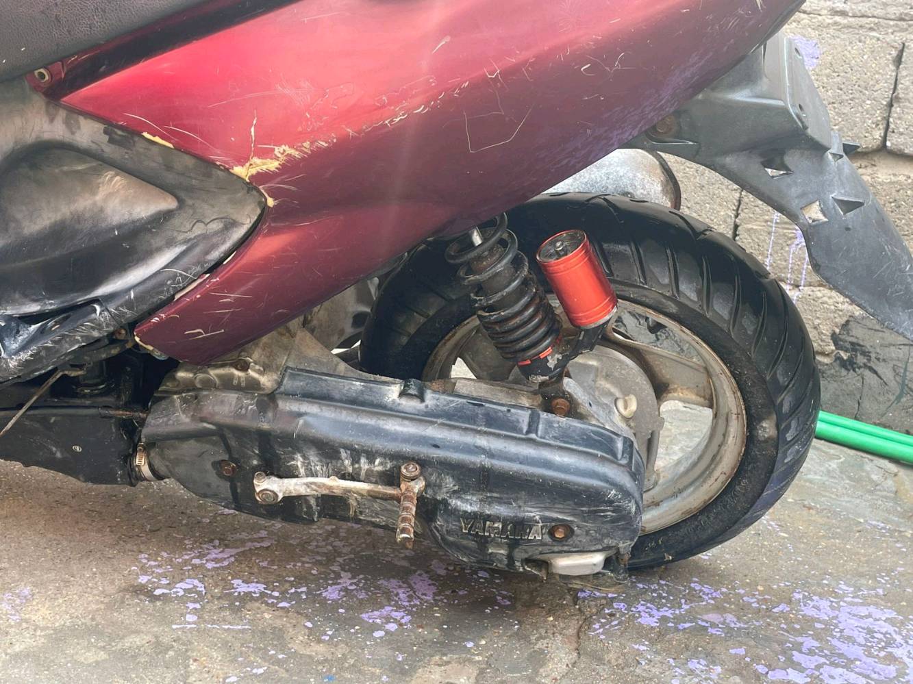 السلام عليكم ورحمه الله وبركاته 
دراجه للبيع اكزز 
دراجه ناقصها فقط كفرات دراجه شغاله 
السعر 250 وبيها مجال 

مكاني البصره ابي الخصيب