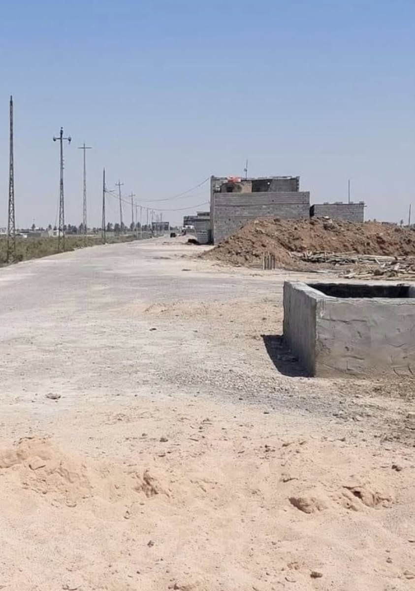 السلام عليكم قطعة ارض ركن للبيع على شارع رئيسي15 متر تبليط بباب القطعة وكذلك الماء والكهرباء وموضح الشارع بالصور العرض8 متر والنزال15 متر وانا بيتي مبني بصف القطعه الاصوليات طابو زراعي اصولي بأسم عراقي بصراوي موجود،،الك وكاله تجي بأسمك ومكاتبة ونسخة من الطابو،،التنومة الصالحية قرب شط العرب الشارع مقابيل منتجع السعادة سعر25 مليون للاستفسار***********
