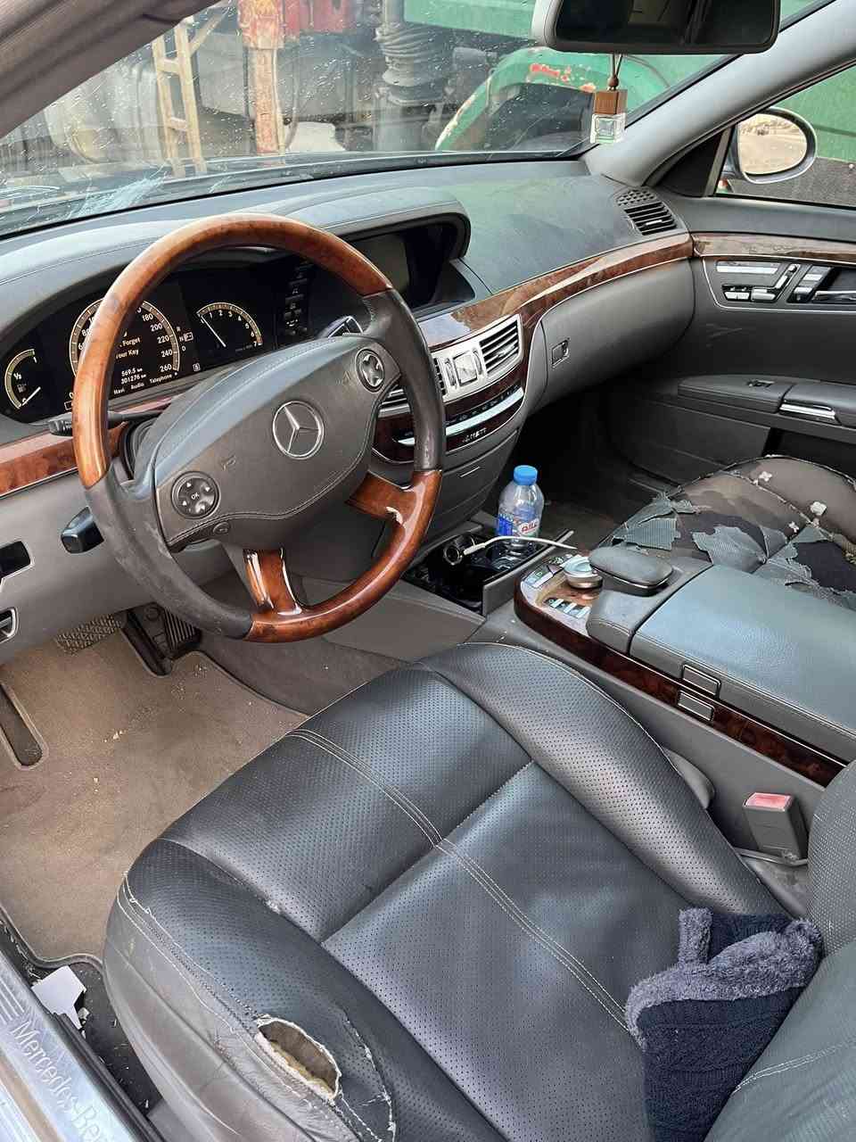 السلام عليكم للبيع مرسيدس s550 السياره جانت ادوات هسه حجزت  وتممت الحجز الموعد 3/23. سبب البيع ماعندي فلوس للتسجيل. السياره تعزن تحجي ع الموصفات فول الفول 4mtk وارد امريكي. السعر 85. وبيها مجال. للستفسار ***********

