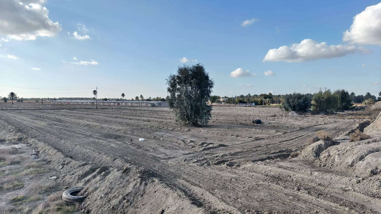 السلام عليكم كاع دونمين 2 للبيع
في قضاء ابو غريب شارع التله
قرب جسر الأسود ع شارع الرائيسي
تبعد عن سوق ابي غريب 5 كيلو
مع كافت الخدمات متوفره بيها
ماء مدارس قريبة شارعها معزول 
للستفسار الاتصال على الرقم 
*********** واتس اب
