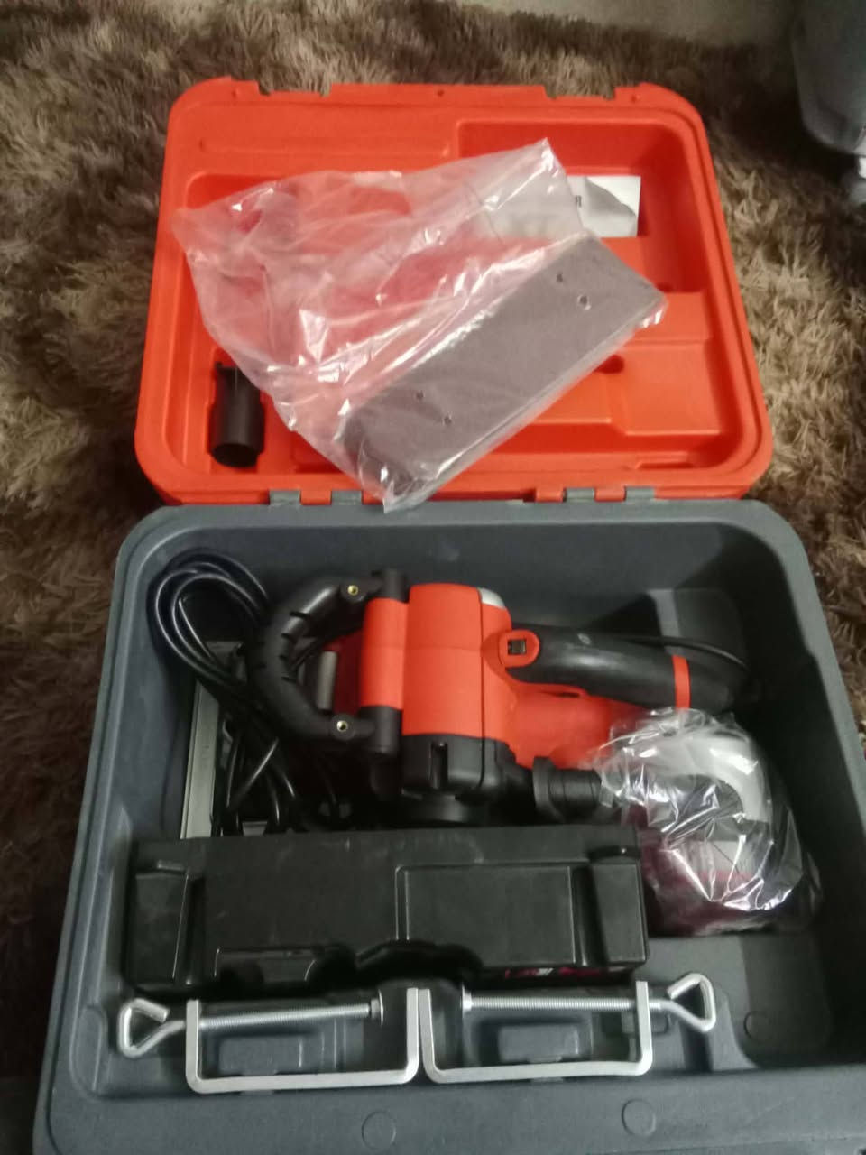 قطه باله جديده سنفاره غير مستخدم مجرد فتح فحص فقط ملحقات كاملة ماكو اي نقص كله جديد حقيبة جنطه كبيره وزنها تقريبا 10 كيلو شي راقي ماركه امريكي شركه بلاك اند أنكر باقي تفاصيل خاص


**إذا كنت صاحب هذا الإعلان وتريد حذفه لأي سبب، رجاءا أرسل رسالة إلى الدعم الفني**