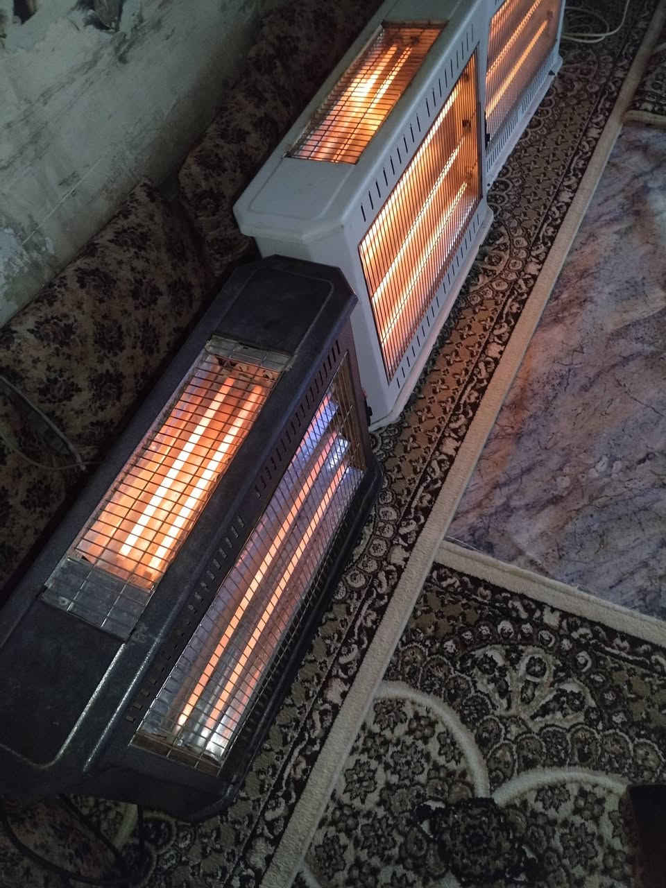 السلام عليكم هيترات عدد٣ شغالات ونضيفات كل عيب مابيهن الواحد ١٥ الف قفل ***********
