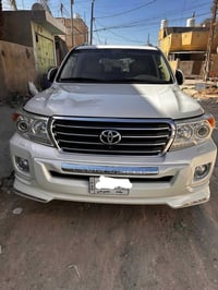 لاندكروزر ٢٠١٥ • ٦ سلندر • ماشي ١٨٤٠٠٠