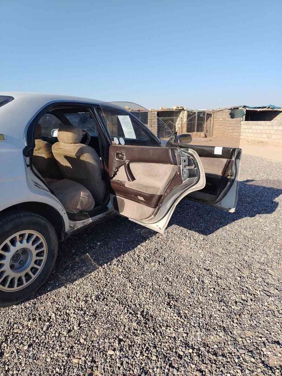 السلام عليكم بطه كراون للبيع مگصوصه تكم مصبوقه عام داخله نضيف كهربائيات شغاله گير ومحرك 300 اتصل *********** السعر 40 وبيه مجال
