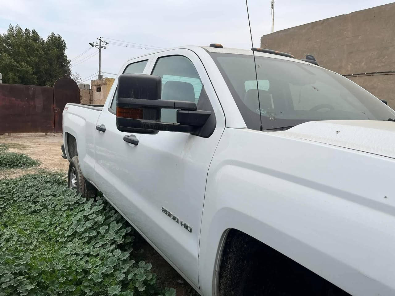 السلام عليكم من رخصة الادمن
سلفرادو 2019 حجم 2500 رقم بغداد
6.2 8 سلندر للبيع او المراوس
باب قصير بدي طويل للاستفسار اكثر 
***********
