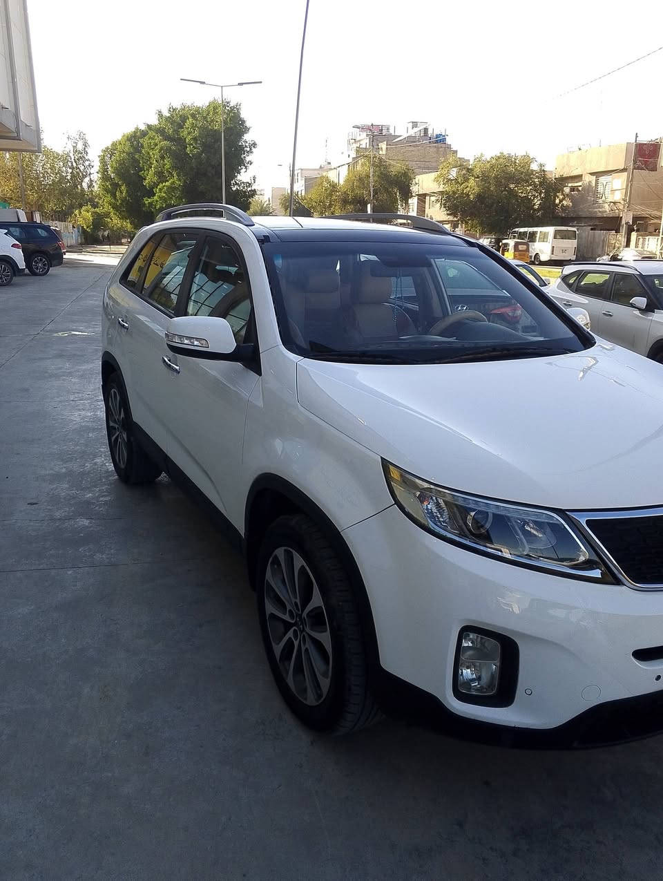 السلام عليكم سورنتو موديل 2014 شكل ال 15 سياره فول واحد على واحد خليجيه مقفوله كفاله عامه رقم بغداد مواصفات السياره سبعه راكب 6 سلندر بصمه بانوراما سياره جديده وخيره من الله مكان السياره البياع السعر 185رقم ***********
