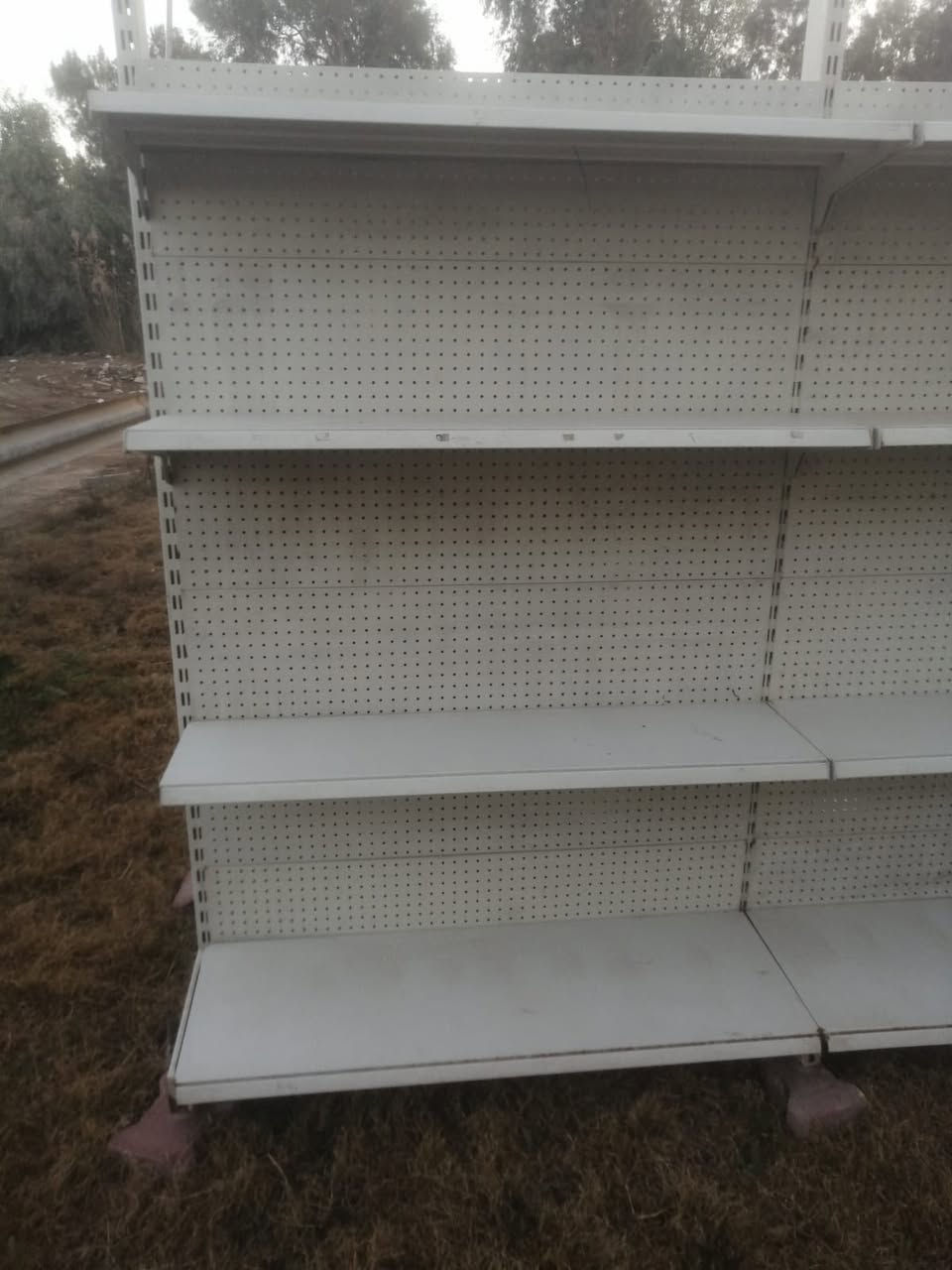 السلام عليكم رفوف استخدام قليل جدا للبيع يوجد خدمة توصيل للتواصل ***********
