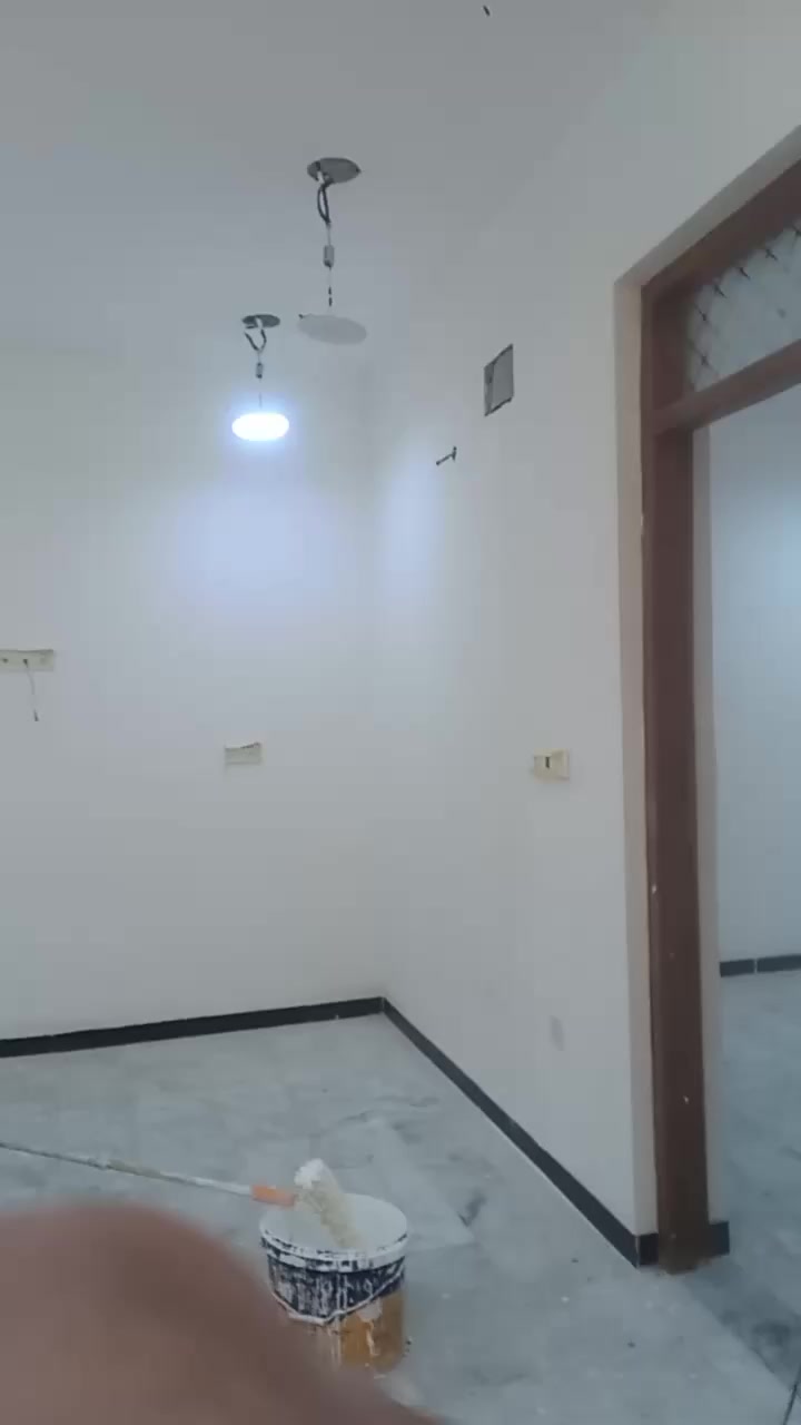 سلام عليكم الي عنده  شغل صيغ وحاب يجدد صبغ البيت صبغ تصليح وسنفره اشتغل جميع انواع الاصباغ وصبغ الشقق وجبسن بورد سقوف ثانويه سحبات ورق جدران جميع الديكورات الي عنده تصليحات بالبيت جص وبياض طلس ستن او تصليحات  اي شغل عدكم اني حاضر  اتصال برقم  ***********مكاني بغداد الدوره يوجد وتساب
