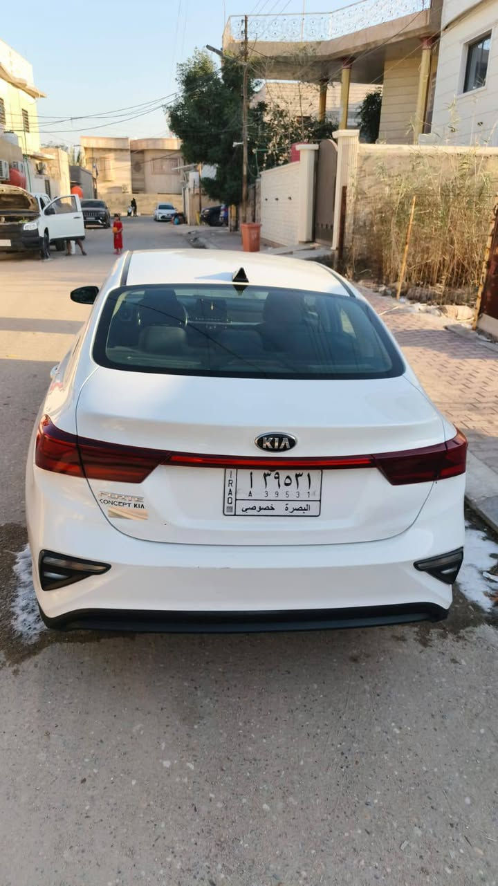 السلام عليكم كيا فورتي موديل 2021  معوقين سياره خارج العراق حادثهه بنيد وجاملق بس جاملق راجع نفسه بس بنيد مبدل سياره كير حداديه تخم تاير جديد بس ضعف بلمكينه ماشيه 145 السعر115$بيهه مجال الاستفسار *********** العنوان البصره الجبيله#
