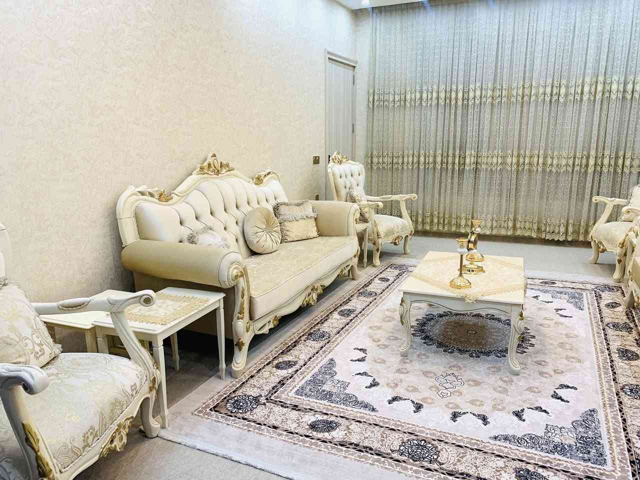 تاقمێک قەنەفەی کلاسیکی تورکی زۆر زۆر تازە و کەم بەکار هاتوو ماوەیەکی کەمە کڕدراوە بۆ فرۆشتن لەگەل تاقمێک تەپڵەک و مێزی ناوەڕاست و پەردەکەی  هەموی زۆر جوان و 
تازەن وەک لۆک وان  

شوێن سلێمانی


**إذا كنت صاحب هذا الإعلان وتريد حذفه لأي سبب، رجاءا أرسل رسالة إلى الدعم الفني**