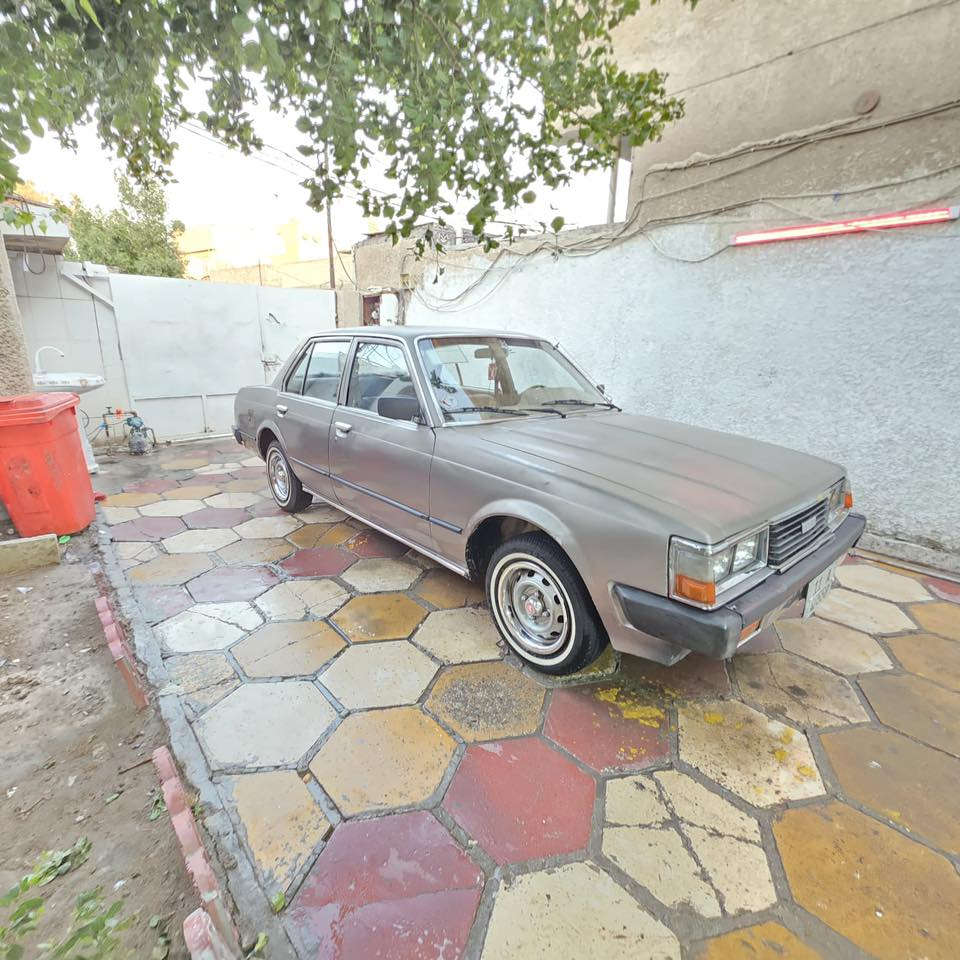 سلام عليكم كرونه موديل 1981سياره مكفوله من ضربه وصبغ مكينه وكير مكفولته تبريد دفهه شغل تخم تاير جديد صدر مامي وخلفي جديد سياره مكفوله من كلشي بلاديه كهربائي كله شغله كل نقص مابيه سياره مال جناي رقم بغداد نكليزي هزه جديد سنويه الى 30سياره تحويل مباشر السعره 44مكاني بغداد بلديات وهذ رقمي ***********
