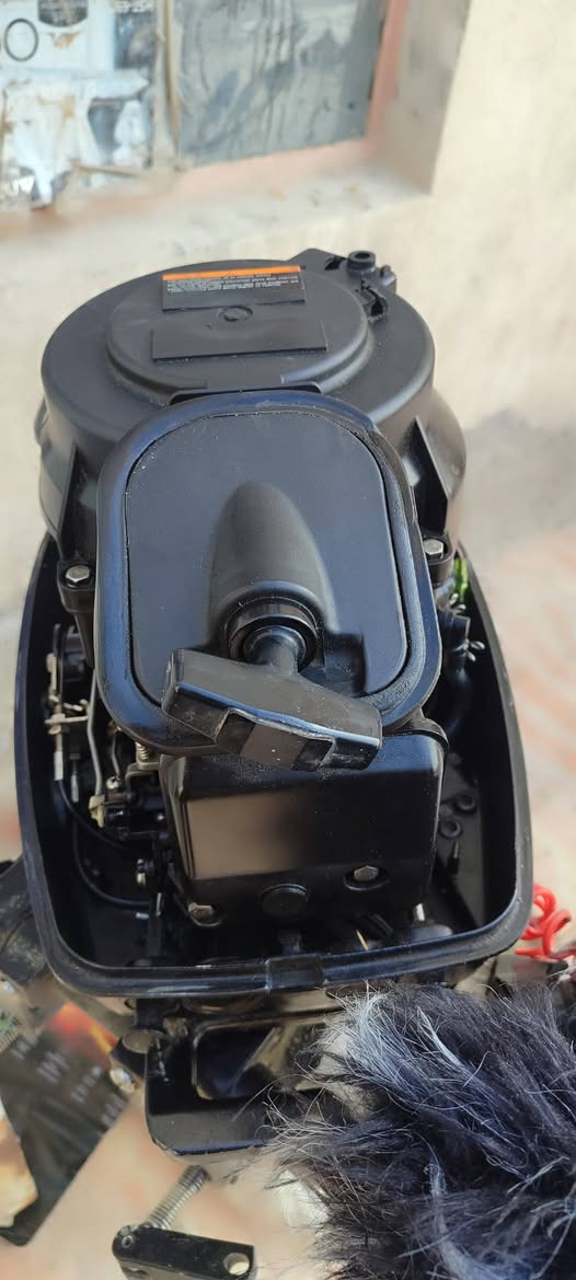 سلام عليكم مكينه للبيع ام 15 صيني ما مفتوح لا ذيل ولا محرك شرط نص جره المكان البصرة  الدير السعر 900الف قفل  بس الشراي يتصل ***********
