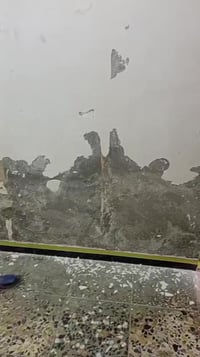 بيتك تعبان بي رطوبة وفطور وجدران متهالكة العلاج يمي لا حظ التغير للاست...