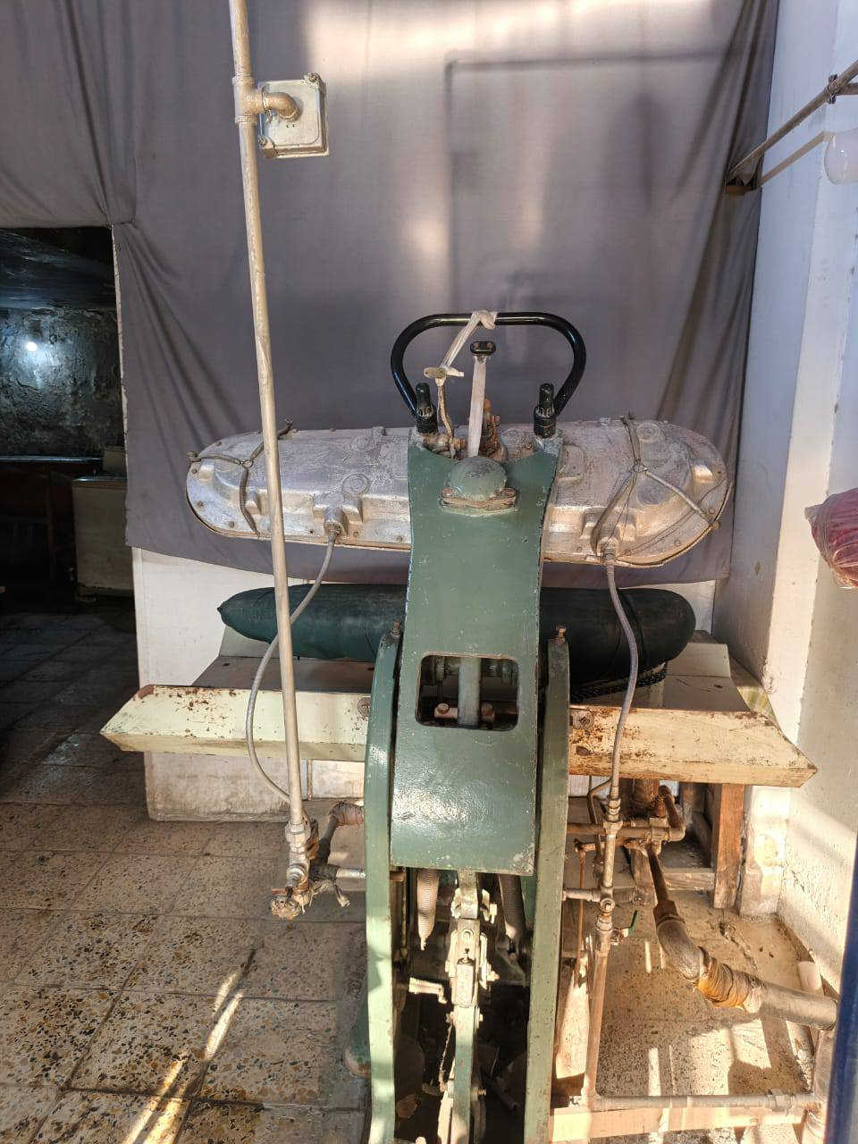 سلام عليكم 
مكينة فرنسية وياهة بيلرات 2 او التنور مالهة غاز السعر 3 مليون او بيهة مجال بسيط 
للتواصل ***********
