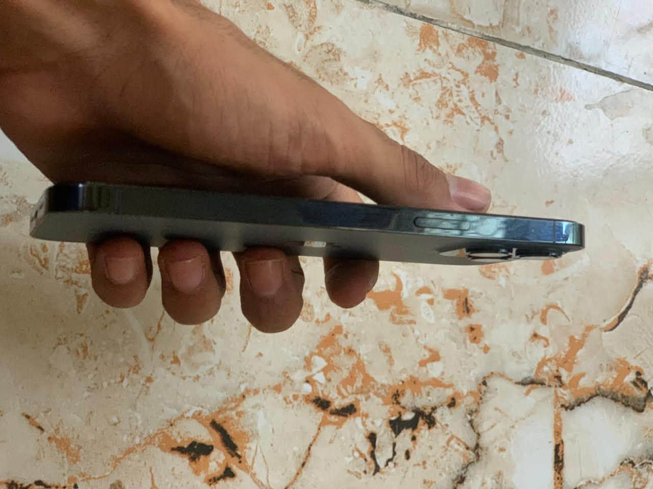 سلام عليكم شباب جهاز ١٢بروماكس وتر جهاز مامفتوح ابد ونضيف كلش هاي شوفت عينك بطاريه 76 ذاكره 256 سعر400 قفل ريده هذا رقمي بس وتساب موجود ***********

