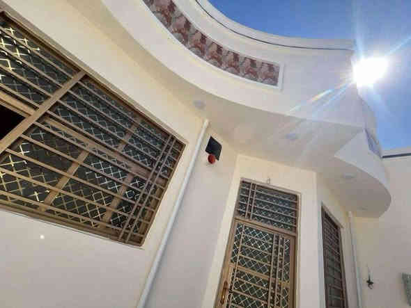 #دار_للبيع - الموقع: السنية السياحي، مجمع توحيد الأول، خلف شركة العادلي
- نوع العقار: دار زراعي، سند 25
- المساحة: 150 متر مربع
- تفاصيل البناء:
  - غرفتين نوم
  - صالة
  - مطبخ
  - استقبال
  - كراج
  - حمامات داخلية وخارجية
- الجودة: بناء درجة أولى، تشطيب كامل (ماء وكهرباء)
———————————————————
🔺#للاستفسار مراسله واتساب ع الأرقام او اتصال مباشر
http://wa.me/+964*********** 📲 حسن 
http://wa.me/+964*********** 📲
—————————————————————
او زيارة مكتبنا متواجدين من 3 لحد 8 مساء
🔺مكتب دره المشرق للاستثمار والتطوير العقاري 
🔺العنوان:-حي الجزائر الشارع العام مقابيل مطعم باسم ابو المحشي
