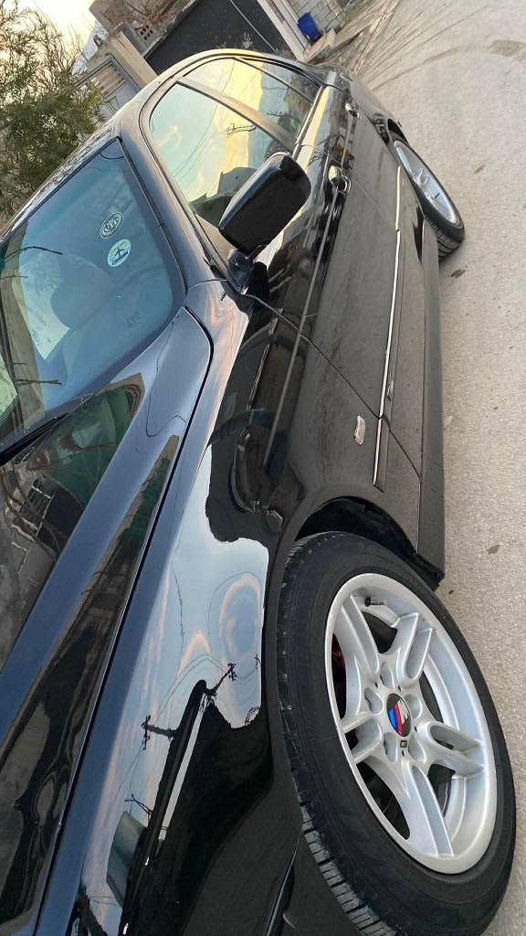 BMW1997 /
مەکینە 28 فول فول مواسەفات
 تەنها سلایت نیە
بۆیاغ عام بۆجوانی بێ دعم لێدران
كوشن جلد و هیتەر کارەبا 
تەبرید لەسەر سویج چوار تایەو ویلی لۆک 
مانەفێست ئەسڵلی ایبراهیم خلیل
سعر 55 کەمێک مەجال 
گۆڕینەوەش ئەکەم لەسەر دڵگرتن
شوێن هەولێر
*********** أربيل, العراق
