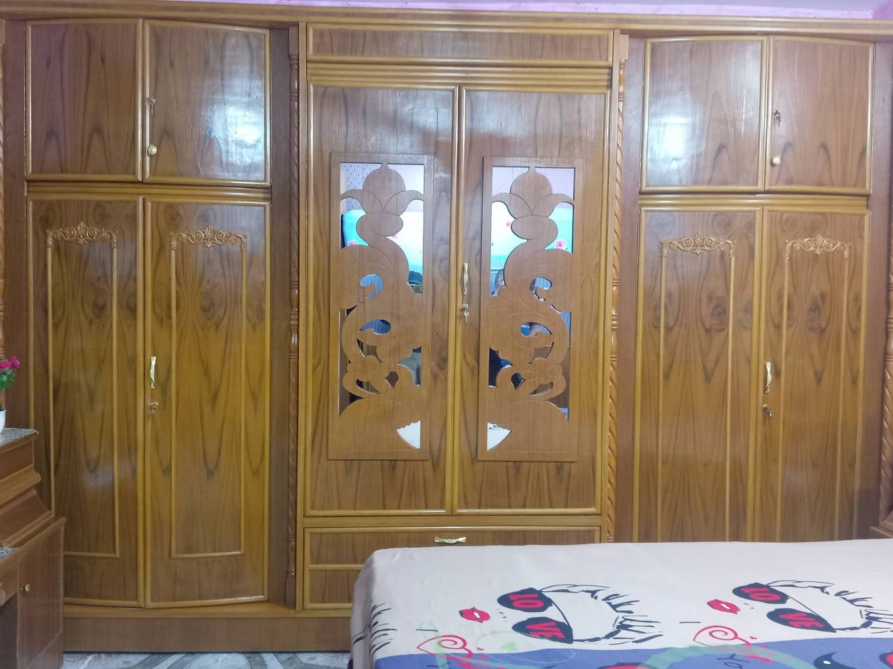 السلام عليكم للبيع غرفة نوم خشب صاج السعر ١/١٠٠ العنوان بابل المسيب الاتصال على هذا الرقم ***********
