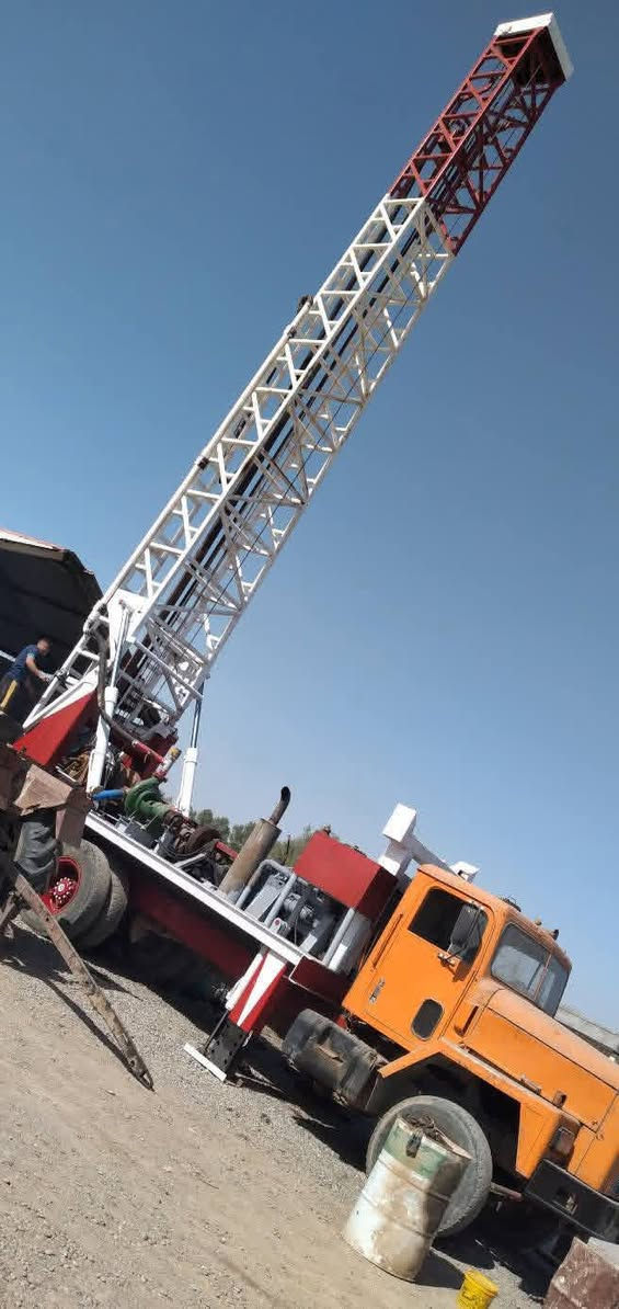 للبيع حفارة برينة إنتاج 2025 مع عربانة استاين حديد بليت وچنلات جديد جاهزة للعمل برج 16 متر كلي 11 متر 6 انج ستانة قطر 4.5 الطول 9.5 متر معاها 20 استانة 200 متر  وروس حفر 12 و14 انج كل أجزاء العمل فيها جديدة محرك جديد مامفتوح خنزيرة جديدة حبل صوندات راوتر ونج 30 طن اربع جگات تثبيت عالارض المكان صلاح الدين الإستفسار ،
***********
***********
