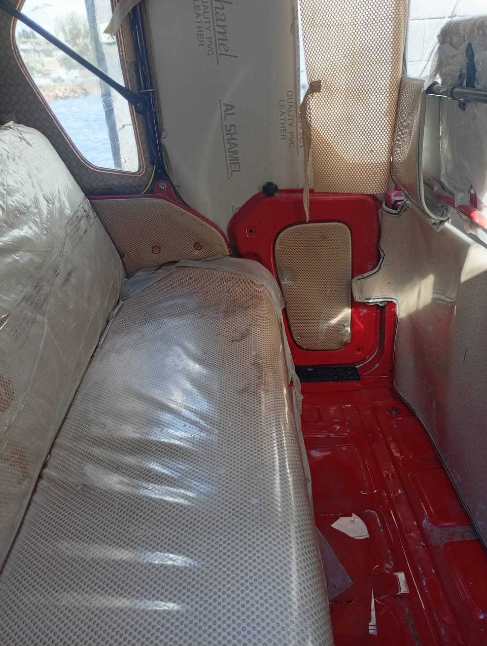 السلام عليكم تكتك للبيع موديل واحد وعشرين نظيفه فول رقم انكليزي بعقوبه السعر7و400وبيهه مجال المفرق الاتصال على الرقم ***********
