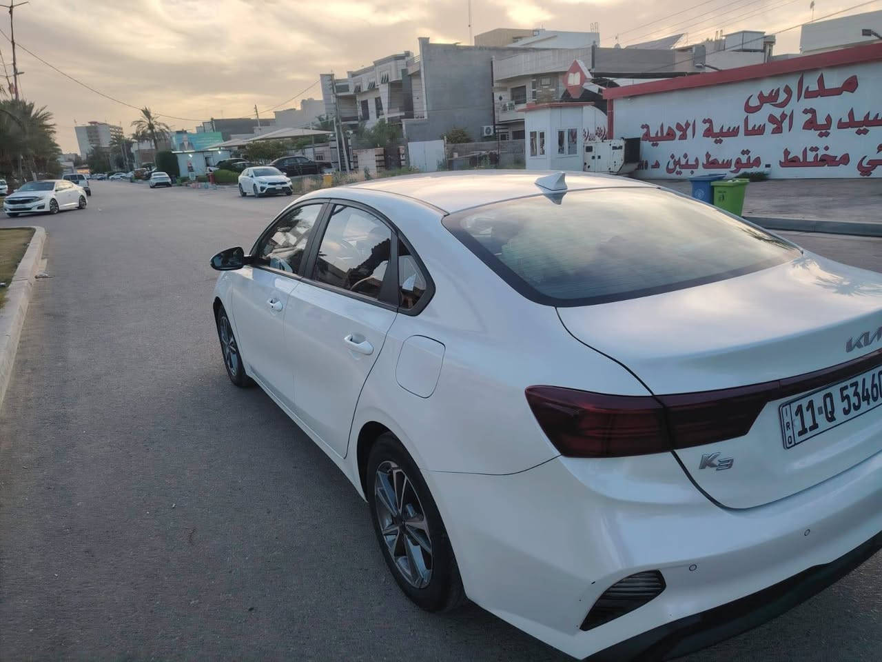 السلام عليكم كيا كي ٣ موديل ٢٠٢٢ كوري محرك ١٦٠٠ دبل نوزل الحادث جاملغ يمنة مصلح ومصبوغ بدون ايرباك
السعر ١١٨ مكان السيارة السيدية ***********
