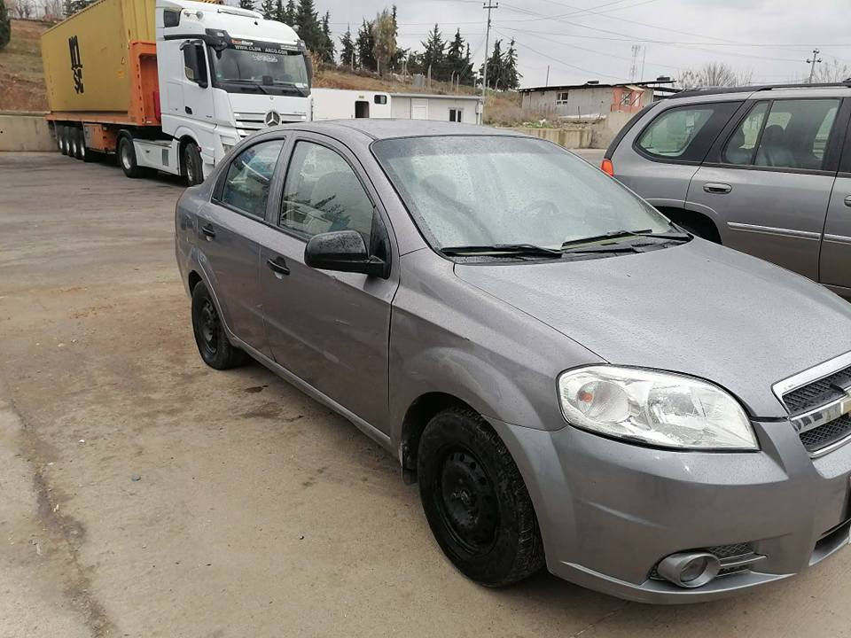 شۆفرلێت ئەڤیۆ ٢٠٠٩ 
گێڕ  ئۆتۆماتیک مەکینە گەورە 
سەنەوی بەسەر چووە 
پێنچ پارچەی بۆیاغ 
چەمەلغی لای سەکن دواوە  لێدراوی هەیە 
سەیارەکە مەکینەیەکی تازەی لەسەرە 
یەک هەفتەیە خراوەتە سەری 
تاخم پێش و دوای مەزبووت 
هیچ هیچ نوقسانی نیە
ژمارە مۆبایل 
*********** شمشمل, السليمانية
