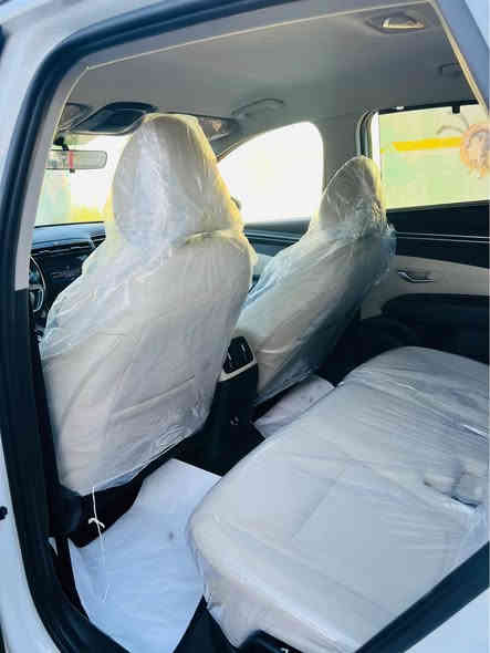 سلام عليكم توسان 2024خليجي
مواصفات 
بصمه+بصمه ابواب
كشنات كهرباء
فول تحكم ستيرن
شاشه كمره
حساس امامي خلفي
لد نهاري
مري شفط
ماشيه 27الف
سياره مكفوله 
سعره 223شراي تصل*********** بغداد
