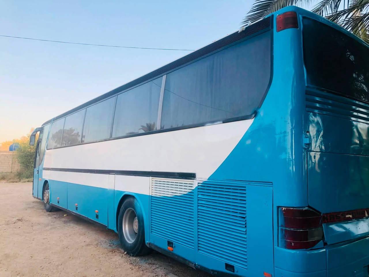 الفينيه للبيع مكينه جديده كير 4x4 حداديه تخم تاير جديد تبريد 3كورات /بدون كهربائيات كلهه شغاله 
للبيع او مراوس بسياره صغيره 
مكان بابل الشوملي 
***********
