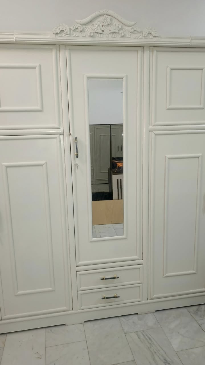 كنتور 5 باب ابيض شغل عراقي 🇮🇶 نقل والشد علينه داخل بغداد مجاني سعر 550 بلاش ***********
