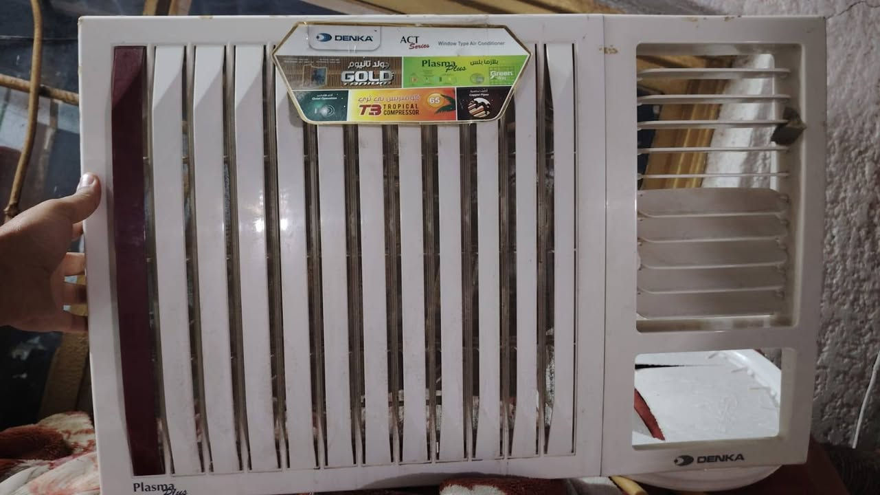 السلام عليكم عندي هذا مكيف شرط الشغل اريد اراوسه بسبلت او بيع احنه انتقلنه بيت ايجار وماكو مكان نشده هذا سبب البيع لو المراوس وهذا رقمي مامتواجد ع الفيس ***********
