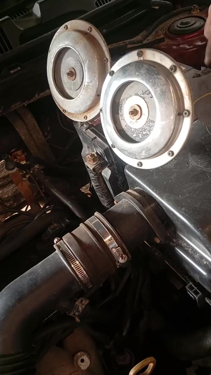 هورنات بوش اصلية ٨ براغي هاي دكتهن ويرادلهن تقسيم ب ١٥٠ وبيهن مجال مكاني بصرة ***********
