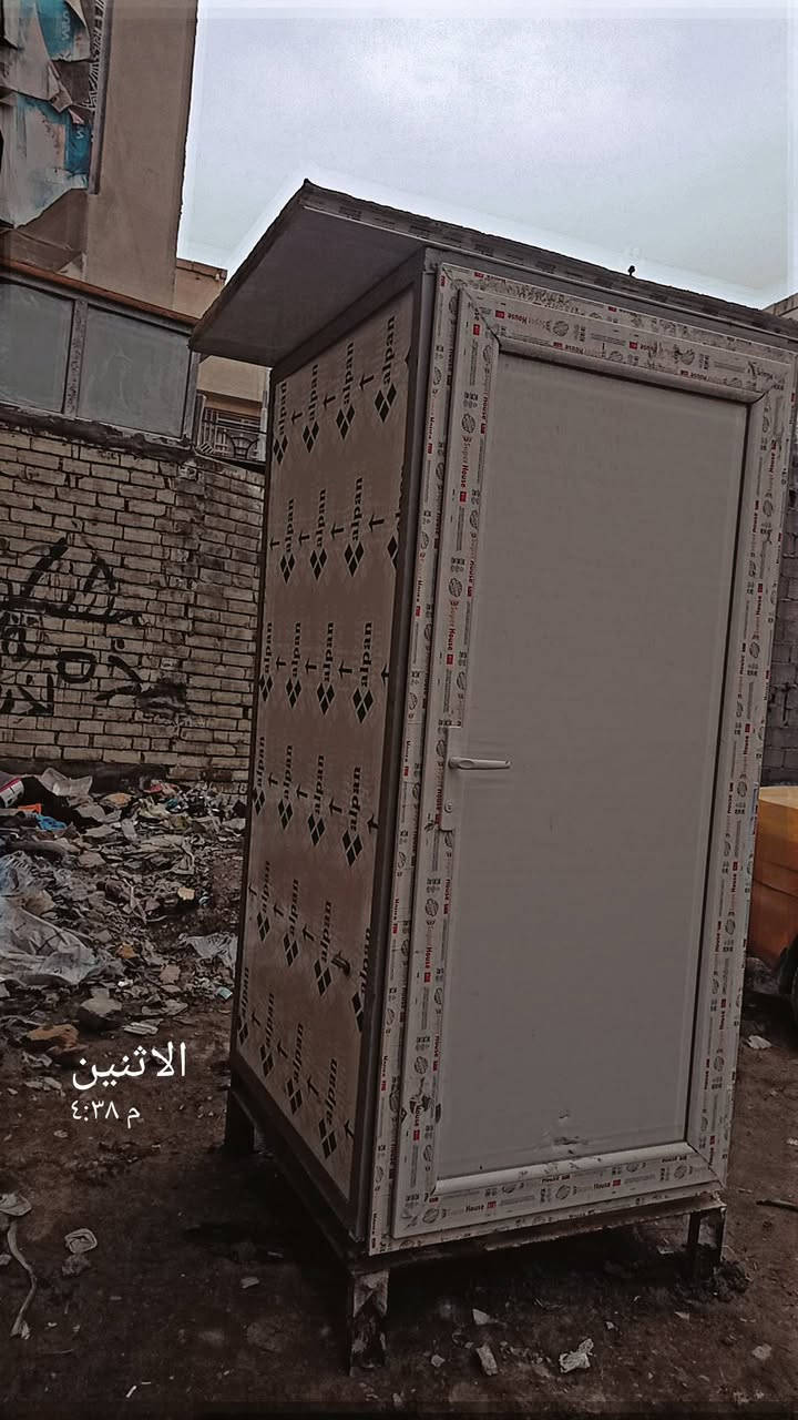 السلام عليكم ورحمة حمام للبيع كامل وجاهز من كلشي  نقطت كلوب نقطت كهرباء ساحبة هواء شطاف طراد ارضيه سيراميك      الموقع كربلاء نزلت الودي شارع القاضي 
***********
