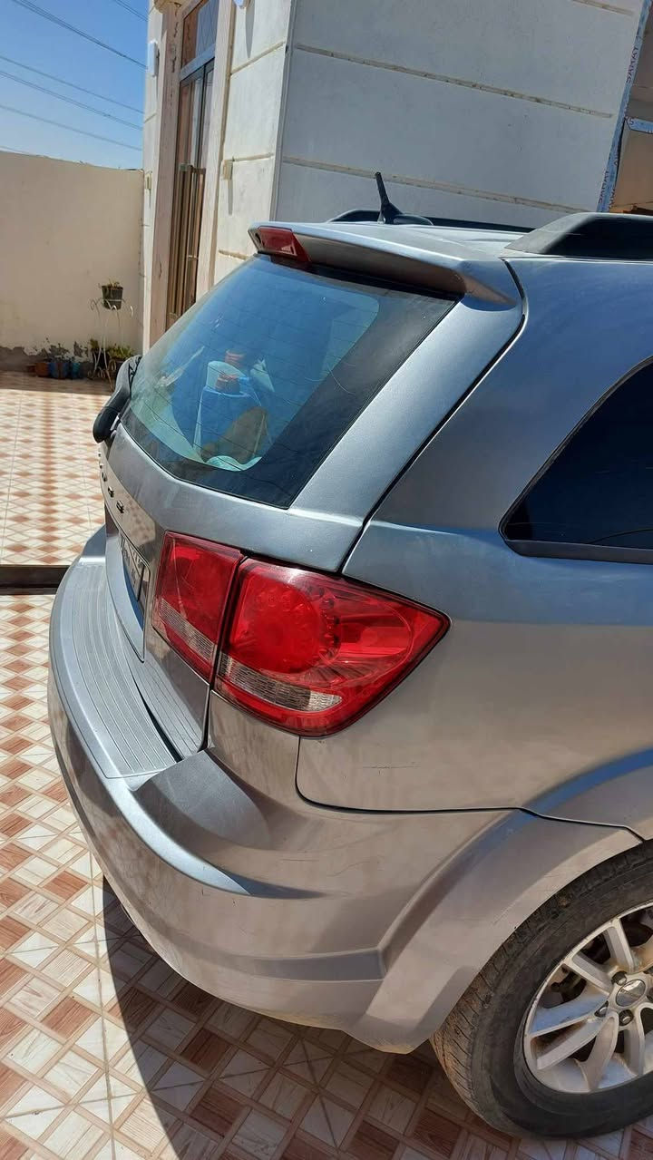 جورني ٢٠١٦ محرك ٢٤٠٠ تبريد ٣ قطع ٧ راكب 
السعر ١٠٠ 
موجودة بالديوانية
***********
