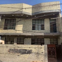 بيت الإيجار في البلديات مربع الذهبي قرب تقاطع الكهرباء بيت جديد كلش ٠٧...