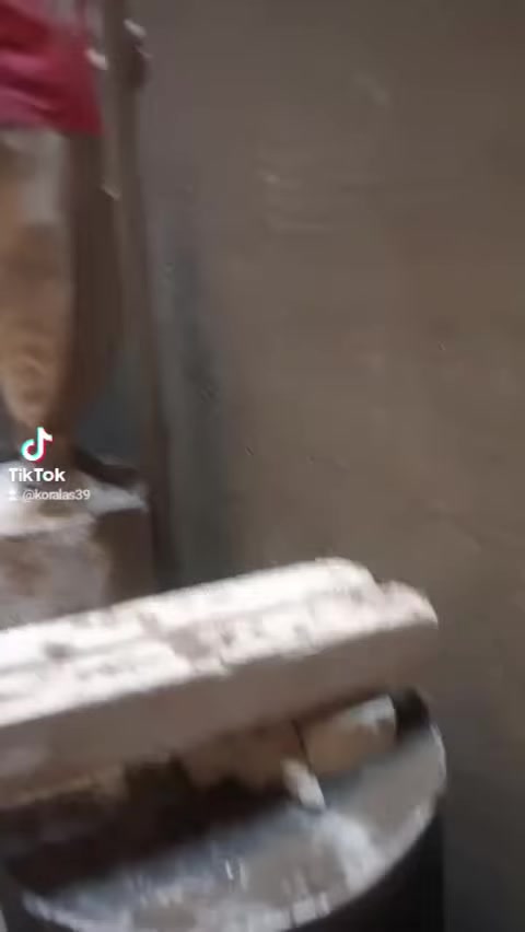 خلفه لبخ اسمنت درجه اولى بغداد الجديدة ***********
