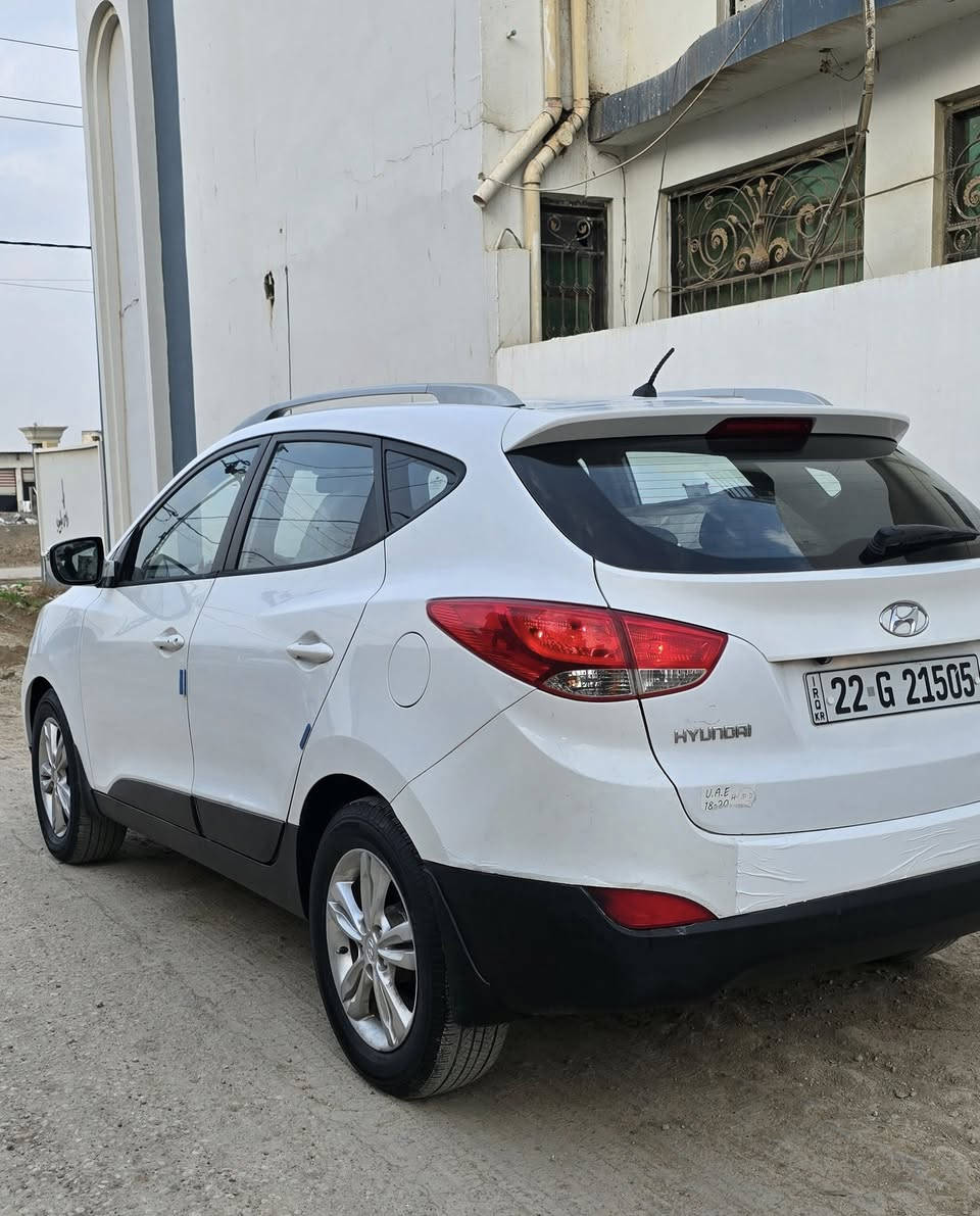 هونداي توسان
موديل ٢٠١٢ خليجي 
سياره رقم اربيل جديد هزه وسنويه كله جديد
سياره مال جناي خير من الله مواصفاتها نص فول كشاف لايت اشاير مري منضومه تبريد تدفئه جديده مكينه شركه برغي ممفتوح بيه 
السياره مكفوله من الضربه والتبديل ماعدى باب السايق فقط 
وكاله تحويل حاضر 
السعر ١٣٦ وبيه مجال 
مكاني بابل المدحتيه 
***********
***********

