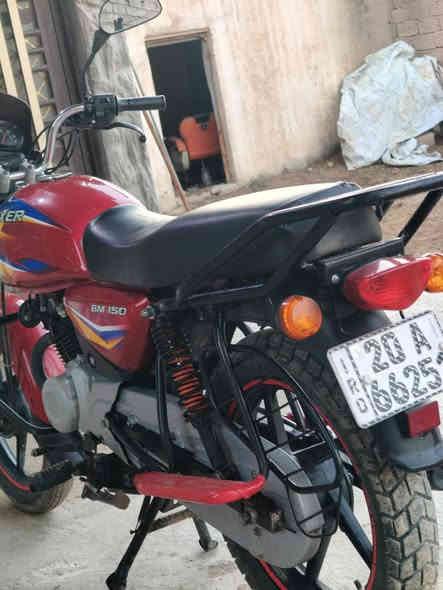 دراجه موديل 21 مرقمه كامله سعر 1,725 وبي مجال 
ديالى ناحيت العباره حد الاخضر يحب يتصل وهاذ رقمي ***********
