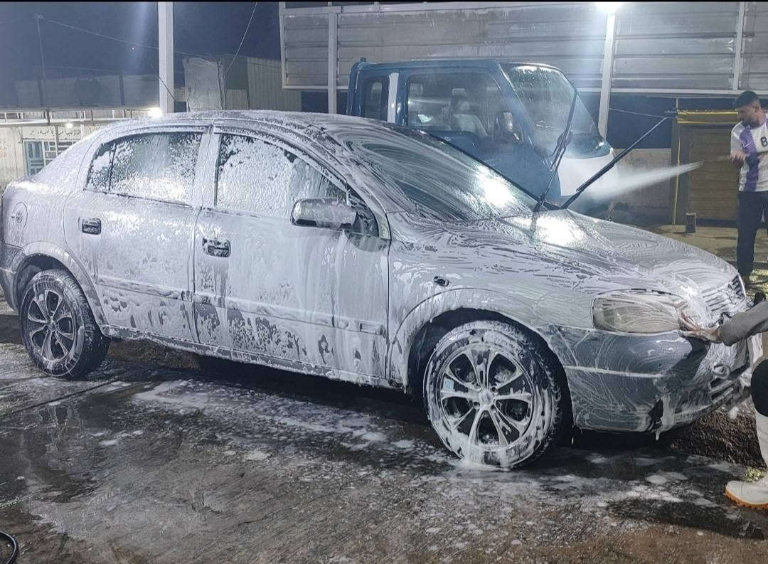 للبيع: أوبل أسترا (Opel Astra) موديل 2002
السيارة بحالة ممتازة وجاهزة للاستخدام (تراي وين ما تريد)، والشرط فحص.
المواصفات والتفاصيل
المحرك: دوش 1600 مفتوح (نشط وناعم جداً).
الرقم/اللوحة: رقم صدامي - محافظة صلاح الدين.
الوضع العام: السيارة نظيفة كلش، محرك ناعم جداً ومشيها مريح.
الداخلية:  (داخل يخبل ونظيف جداً مثل ما موضح بالصور شاشه  اناره محيطيه ).
منظومة التبريد: التبريد شغال لكن يحتاج (راديتر تبريد + صوندات تبريد جديدة لأن القديمات طكن).
السيارة للمستهلك اللي يدور نظافة وراحة بالخطوط والتنقل.
المكان/المعاينة: صلاح الدين
السعر: [38] (قابل للتفاوض البسيط أو قفل)
للتواصل والاستفسار: [***********]
 السياره عليها غرامه ينزل من سعرها
