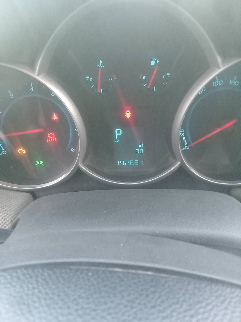 السلام عليكم
شوفر كروز 2015 LS
محرك 1800 
كير اوتو + عادي 6نمر 
تدفئه تبريد شغال  

السياره كلش حلوه 

بيها جاملغ الخلفي الايسر بي صبغ 

العنوان /بغداد /البياع 

***********
