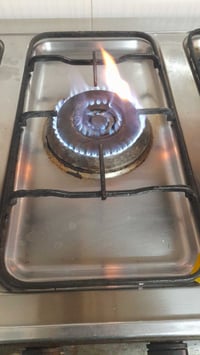 طباخ للبيع ٠٧٧٠٣٨٧٥٩٨٢